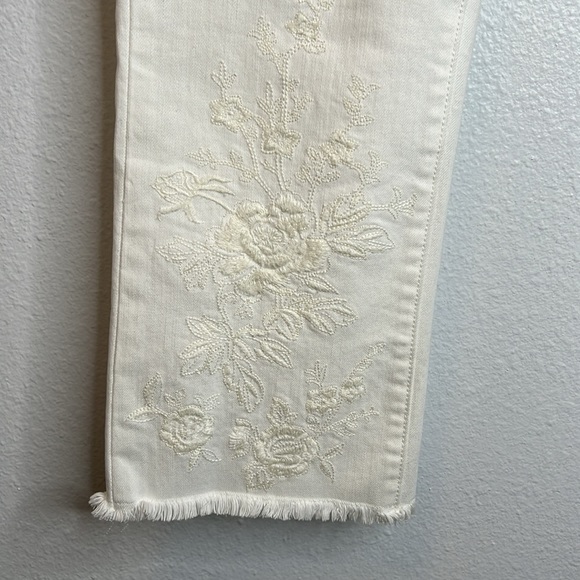 Johnny Was White Embroidered The Cropped Baby Boot Jean Size 31 - Picture 7 of 13